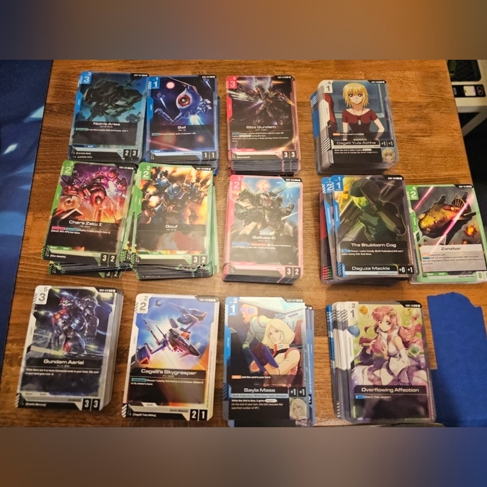 Gundam GD-01 Newtype Rising Bulk. Aprox 56oz or 700 cards